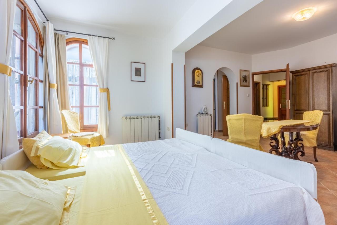Apartments Villa Mavero Banjole Exteriér fotografie