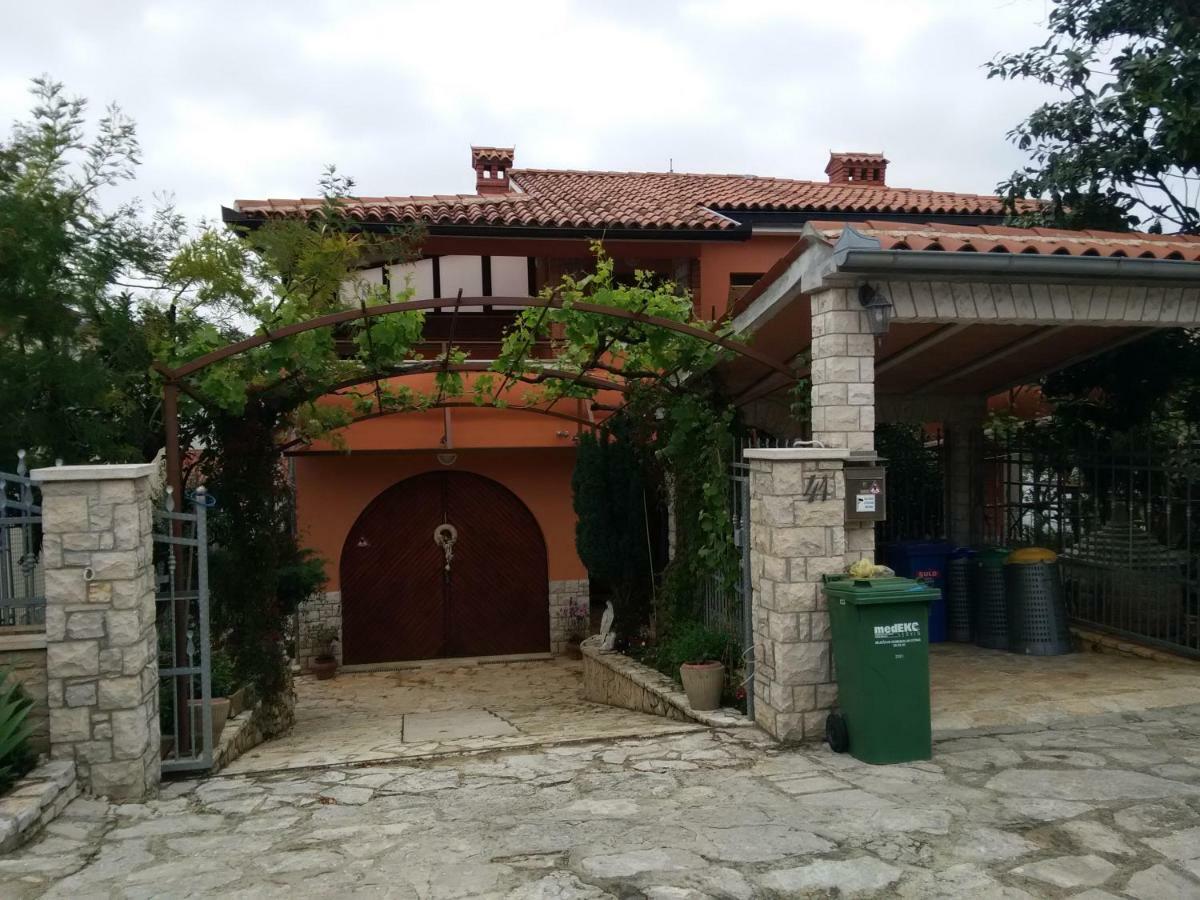 Apartments Villa Mavero Banjole Exteriér fotografie