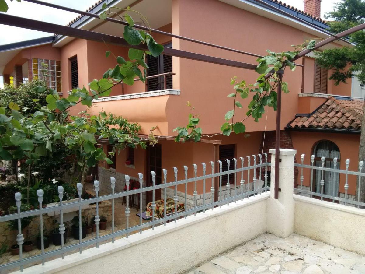 Apartments Villa Mavero Banjole Exteriér fotografie